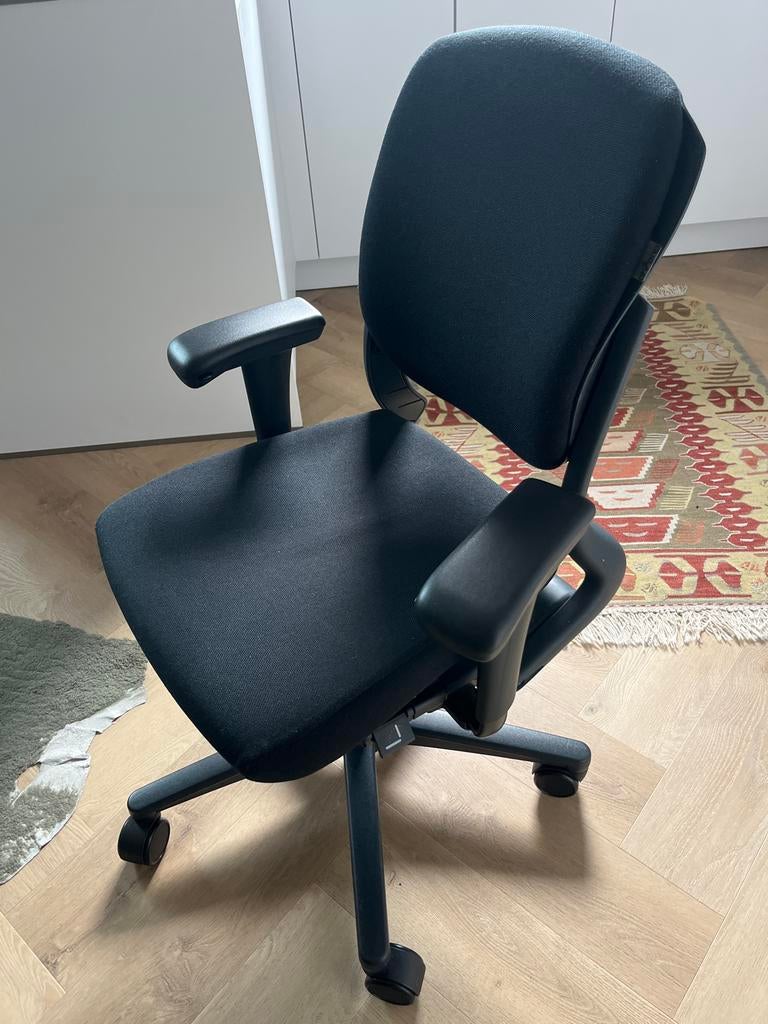 Ahrend 230 Bureaustoel - Ergonomisch en Schoon, Gebruikt, Zwart, Ophalen of Verzenden, Bureaustoel