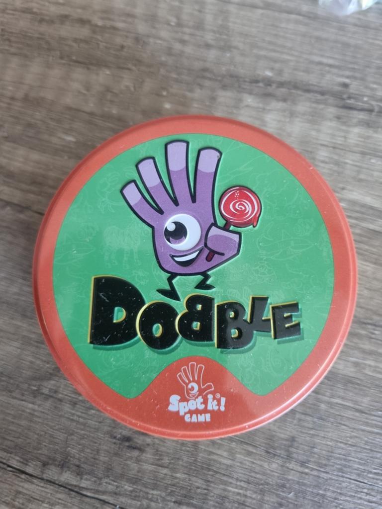 Dobble Spot It! Game - Snelle Kaartspel voor het Hele Gezin, Vijf spelers of meer, Ophalen of Verzenden, Zo goed als nieuw, Asmodee