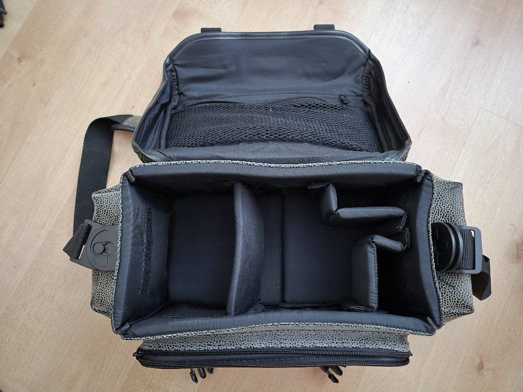Camera schoudertas, Ophalen of Verzenden, Zo goed als nieuw, Zijvakken, Nikon
