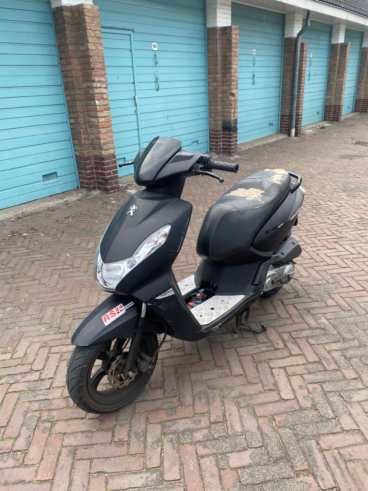 Peugeot kisbee black edition, Ophalen, Gebruikt, Overige modellen, Benzine