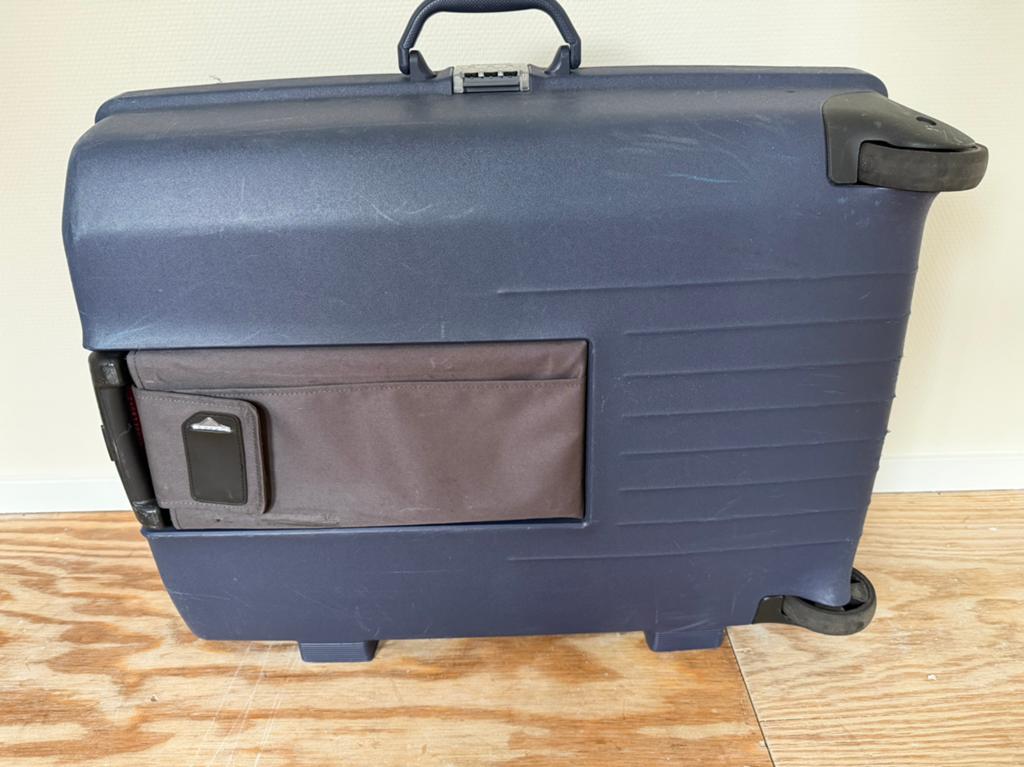 Stevige vliegtuig koffer met cijferslot, Gebruikt, Hard kunststof, 70 cm of meer, 55 cm of meer