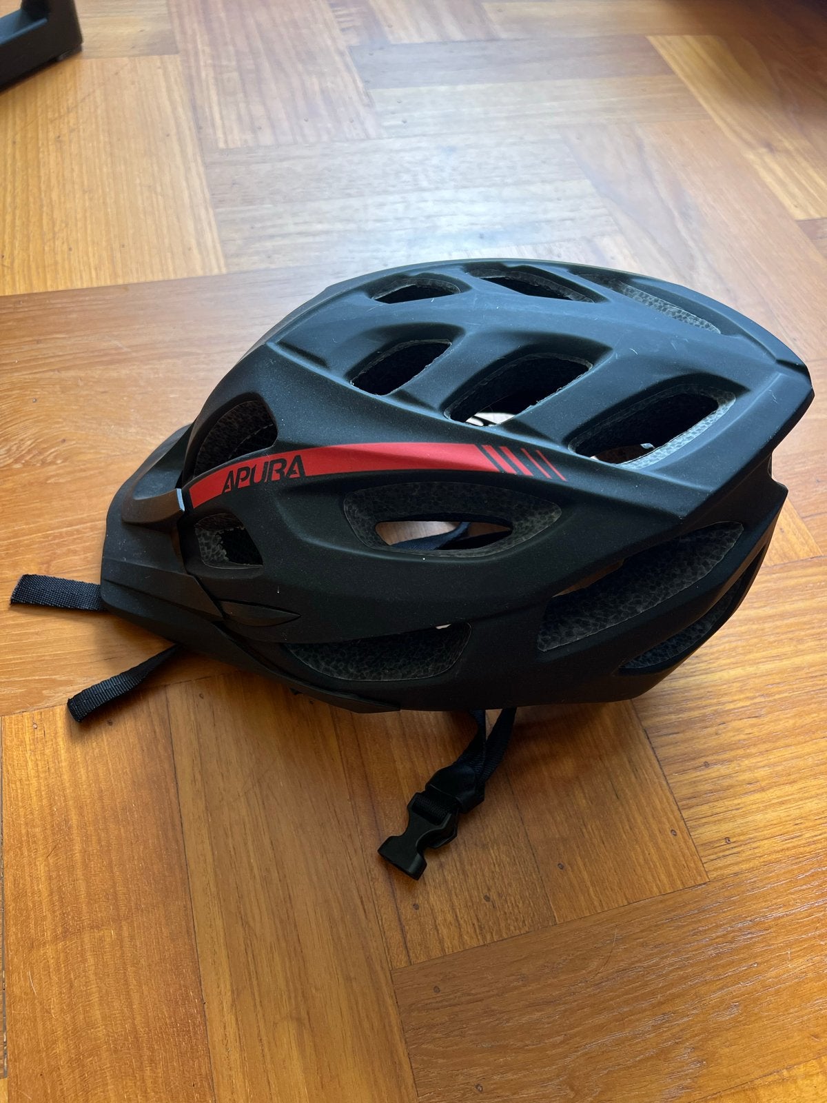 Zgan Apura Fietshelm Zwart -  Maat M, Fietsen en Brommers, Fietsaccessoires | Fietshelmen, Ophalen of Verzenden, Gebruikt, Overige maten