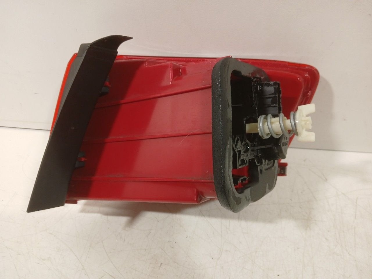 Achterlicht links buiten Volkswagen Jetta, Auto-onderdelen, Onderdelen@venauto.nl, Van der Ven Autorecycling B.V., Gebruikt, Ettenseweg 76, 4706 PB Roosendaal, The Netherlands