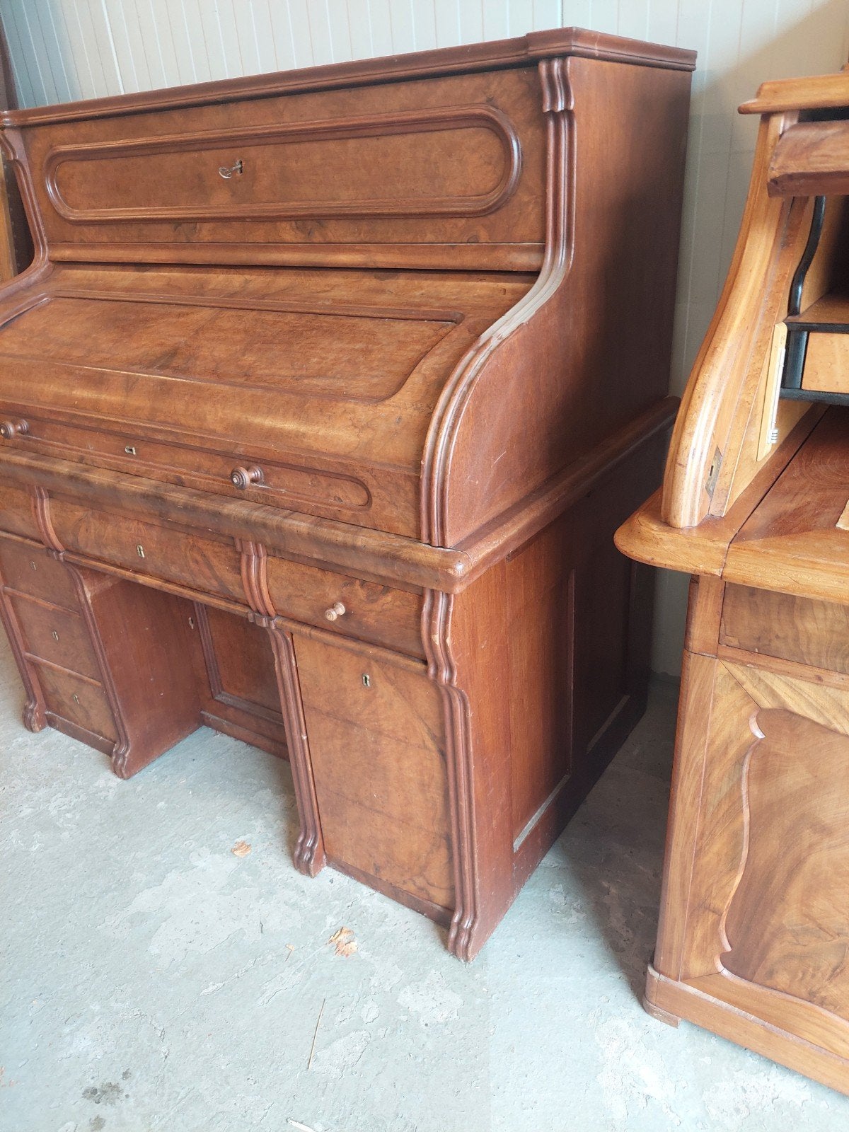 Foto 4 van Antiek rolluik bureau - Prachtig houten schrijfbureau