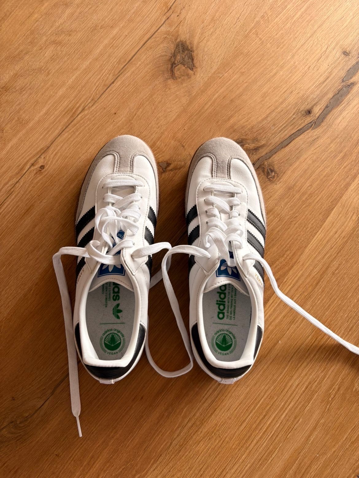 Adidas Samba maat 41 1/3, Ophalen, Zo goed als nieuw, Wit, Sneakers of Gympen