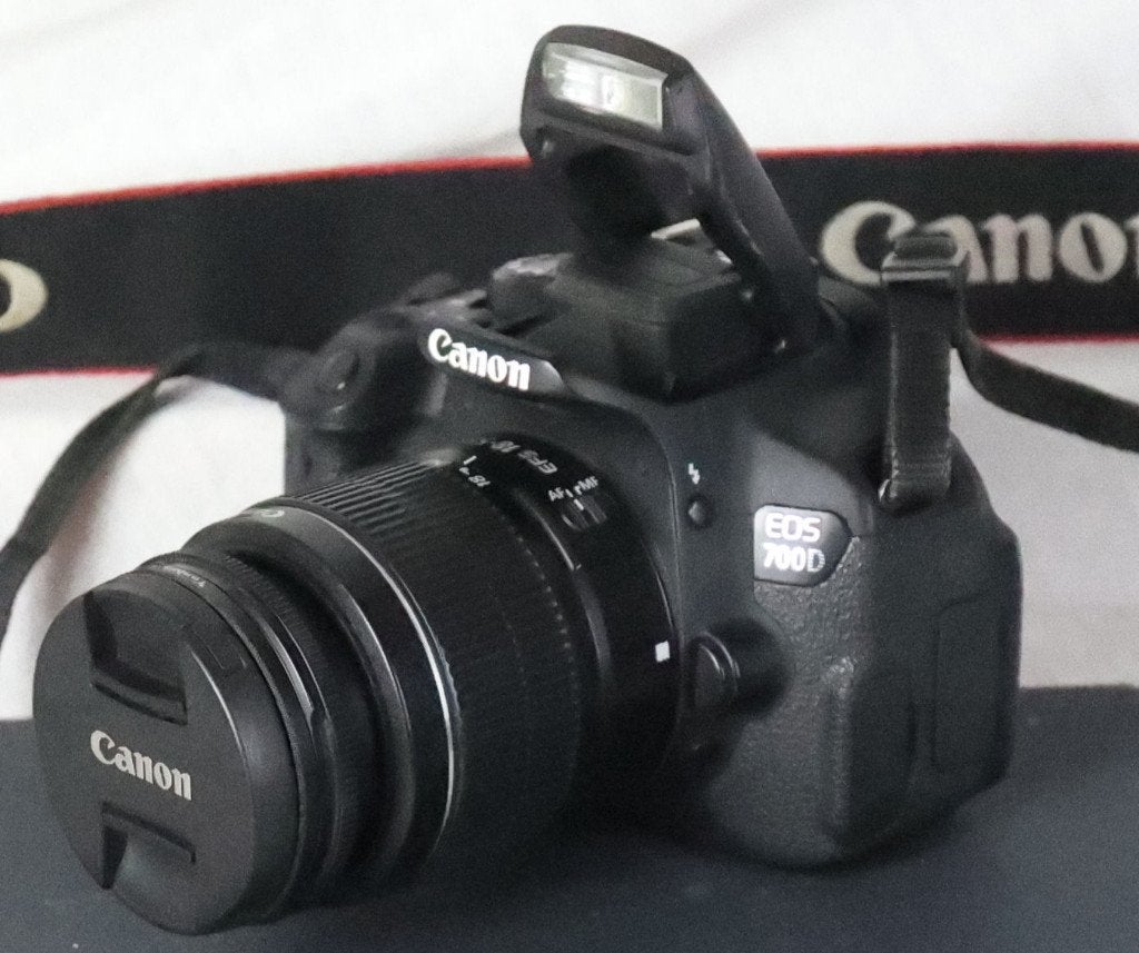 Canon EOS 700D met lens en accessoires, Ingebouwde flitser, Gebruikt, Spiegelreflex, Canon