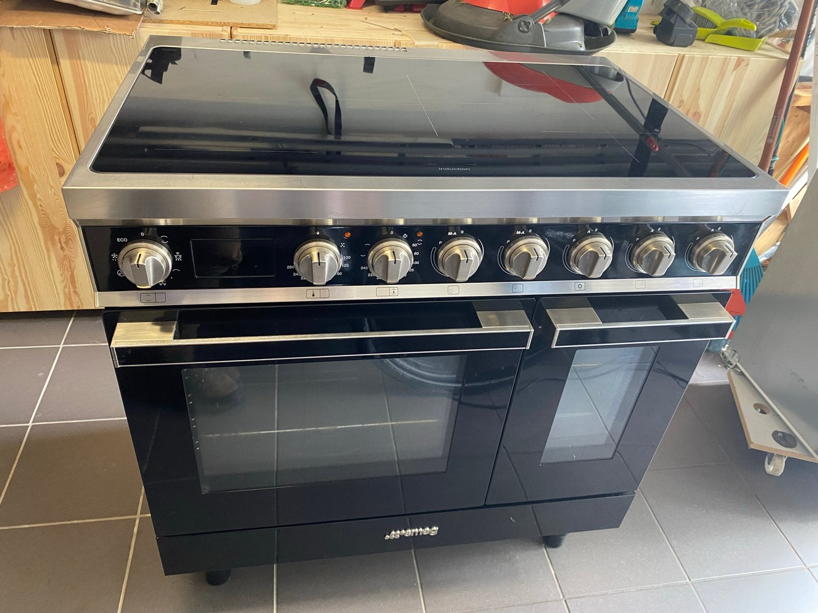 Smeg Fornuis met Inductiekookplaat en Dubbele Oven, Ophalen, 60 cm of meer, Grill, Zo goed als nieuw