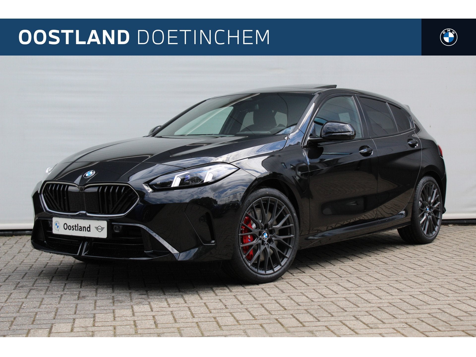 BMW 1 Serie 123 xDrive M Sport Automaat / Panoramadak / Spor, Auto's, BMW, Zwart, 4 cilinders, 1505 kg, Zwart
