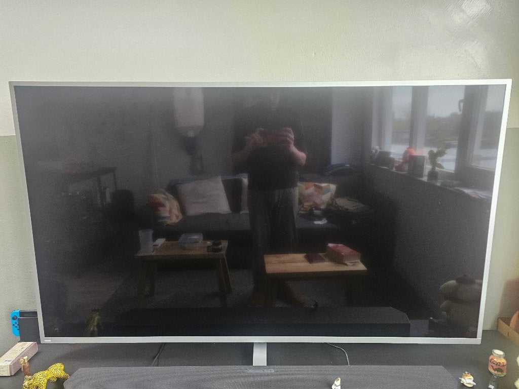 Foto 4 van Philips 65PUS8505/12 65 Inch TV