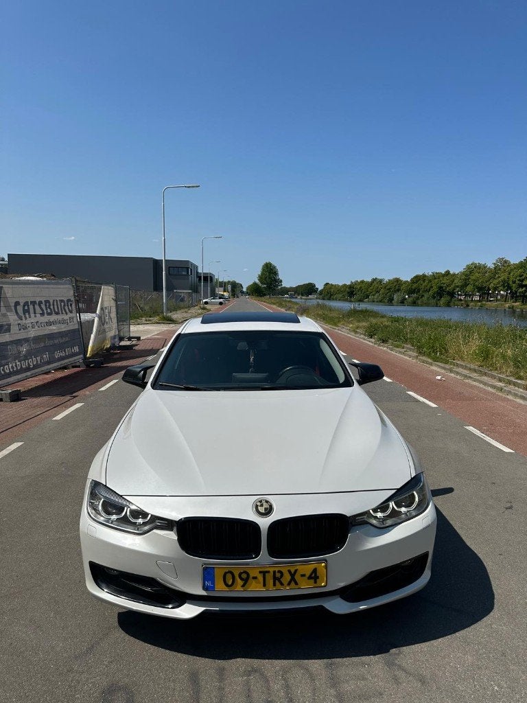 BMW 3-Serie 2.0IX 320 135KW Aut8 (f30) 2012 Wit, Auto's, BMW, Automaat, Achterwielaandrijving, Zwart, 4 cilinders