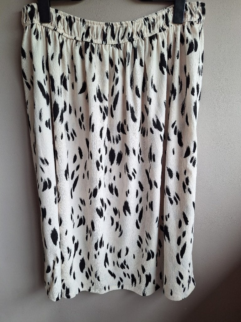 Nieuwe roomwitte stretch rok zwarte print, maat 3xl/5xl, Overige kleuren, Maat 46/48 (XL) of groter, Nieuw, Ophalen of Verzenden