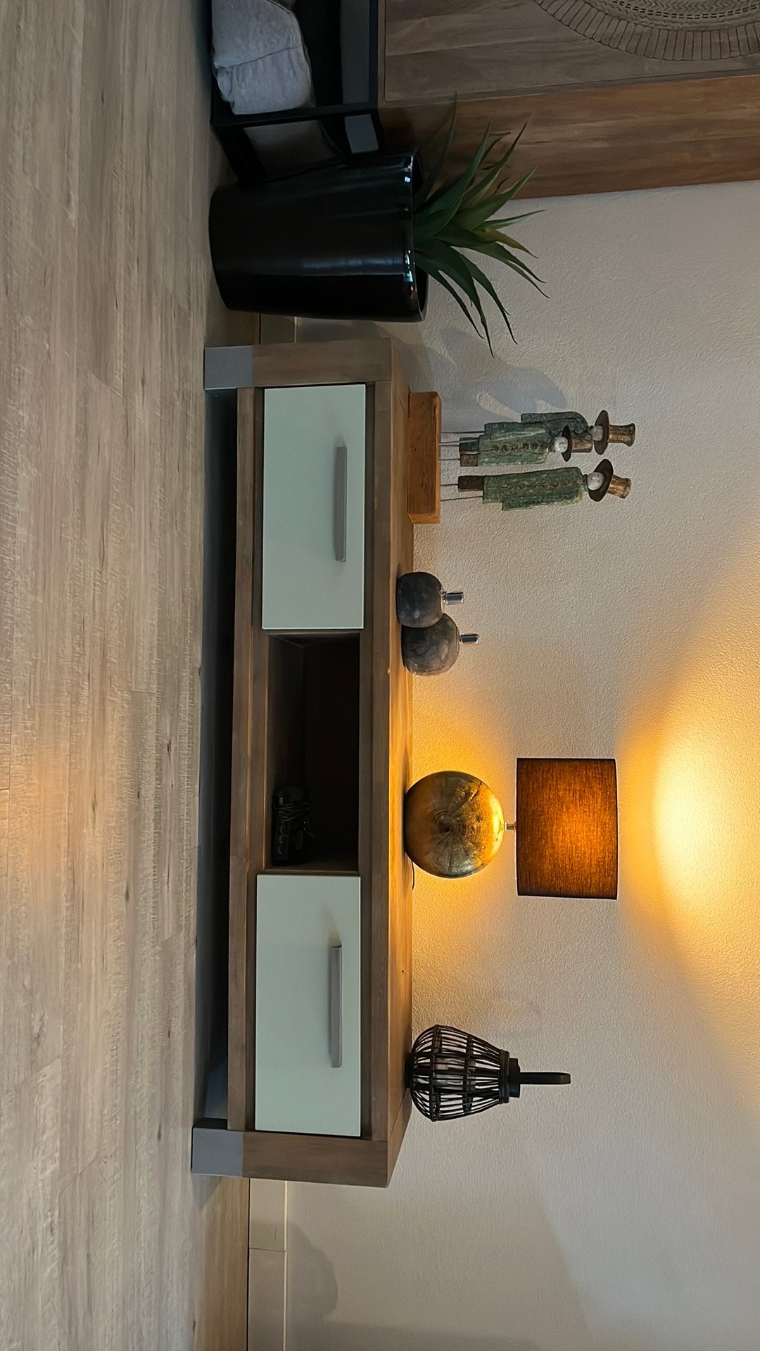 Zware houten tv meubel, Ophalen