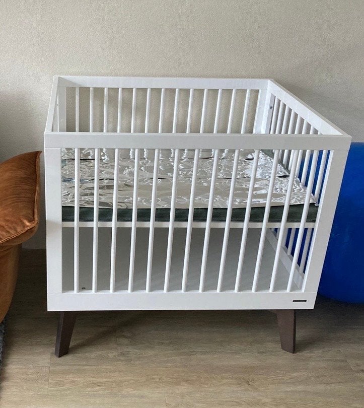 Kidsmill Sixties Box Hoogglans Wit met Boxkussen, Kinderen en Baby's, Babywiegjes en Ledikanten, Ophalen, Zo goed als nieuw, Overige typen