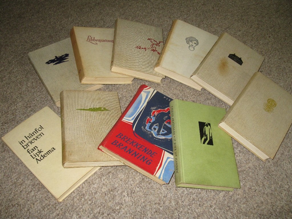 8 Fryske boeken/ Friese boeken van de KFFB jaren 60., Ophalen of Verzenden, Gelezen