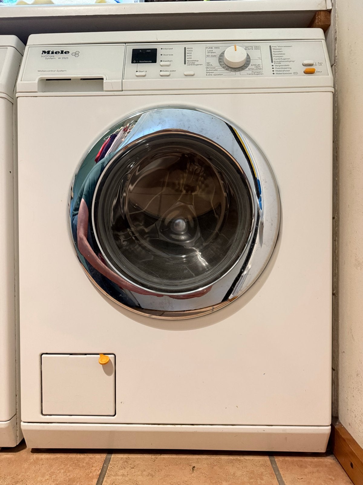 Miele SoftCare System Wasmachine W2523, Ophalen, Wolprogramma, 6 tot 8 kg, Gebruikt