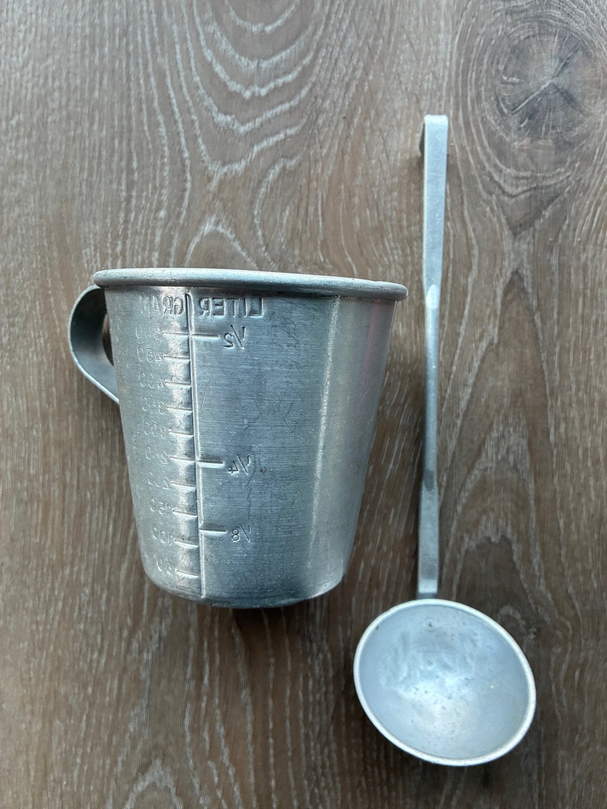 Vintage aluminium maatbeker en pollepel set, Antiek en Kunst, Ophalen of Verzenden