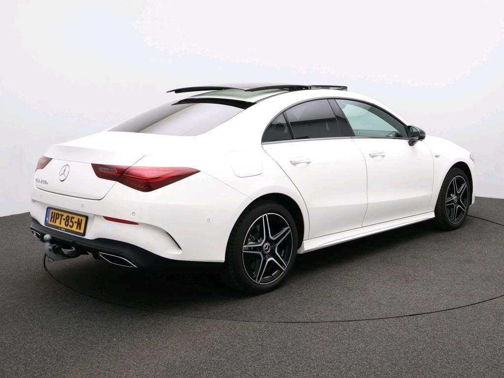 Mercedes-Benz CLA-Klasse 250 e AMG Nightpakket | Panoramadak, 4 cilinders, Wit, Bedrijf, Hybride Elektrisch/Benzine