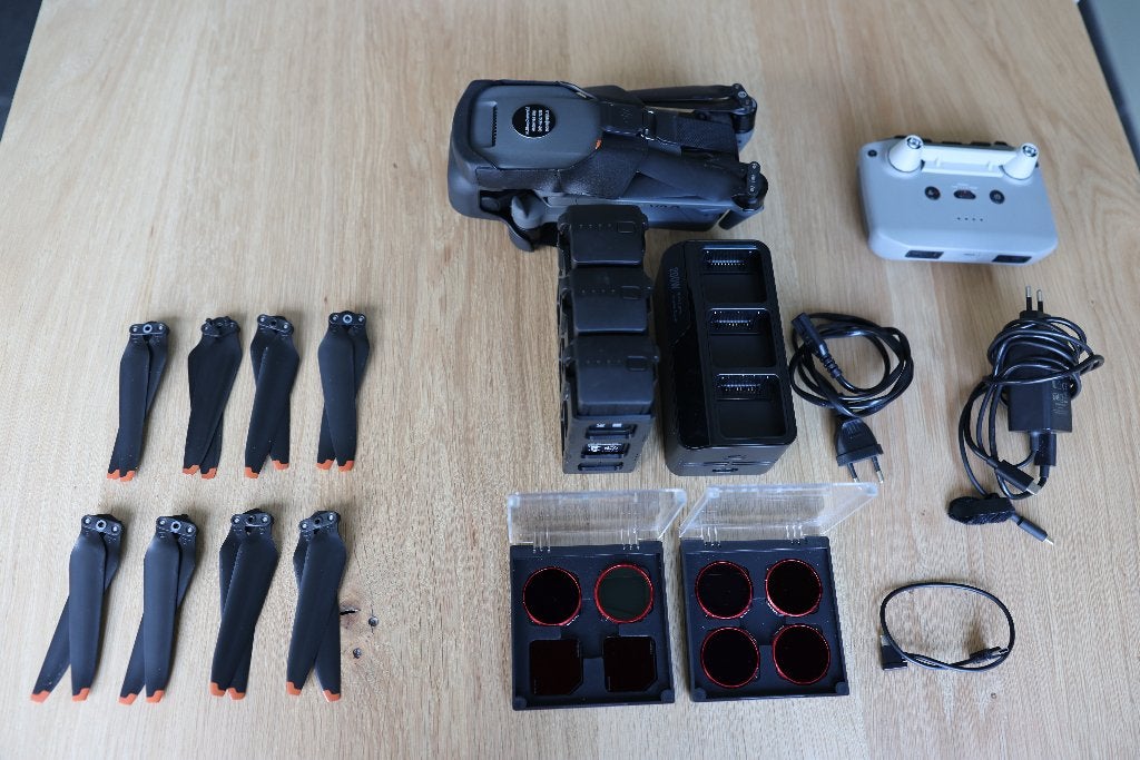 DJI Mavic 3 Compleet Pakket | 3 Accu's, Audio, Tv en Foto, Cameradrone, Extra accu('s), Zo goed als nieuw, DJI