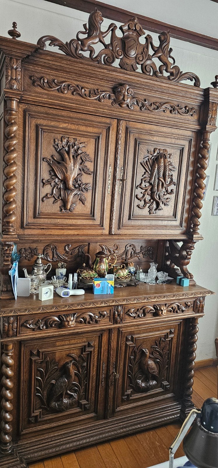 Antieke Jachtkast - Rijkelijk Gesneden Eikenhout, Antiek en Kunst, Ophalen