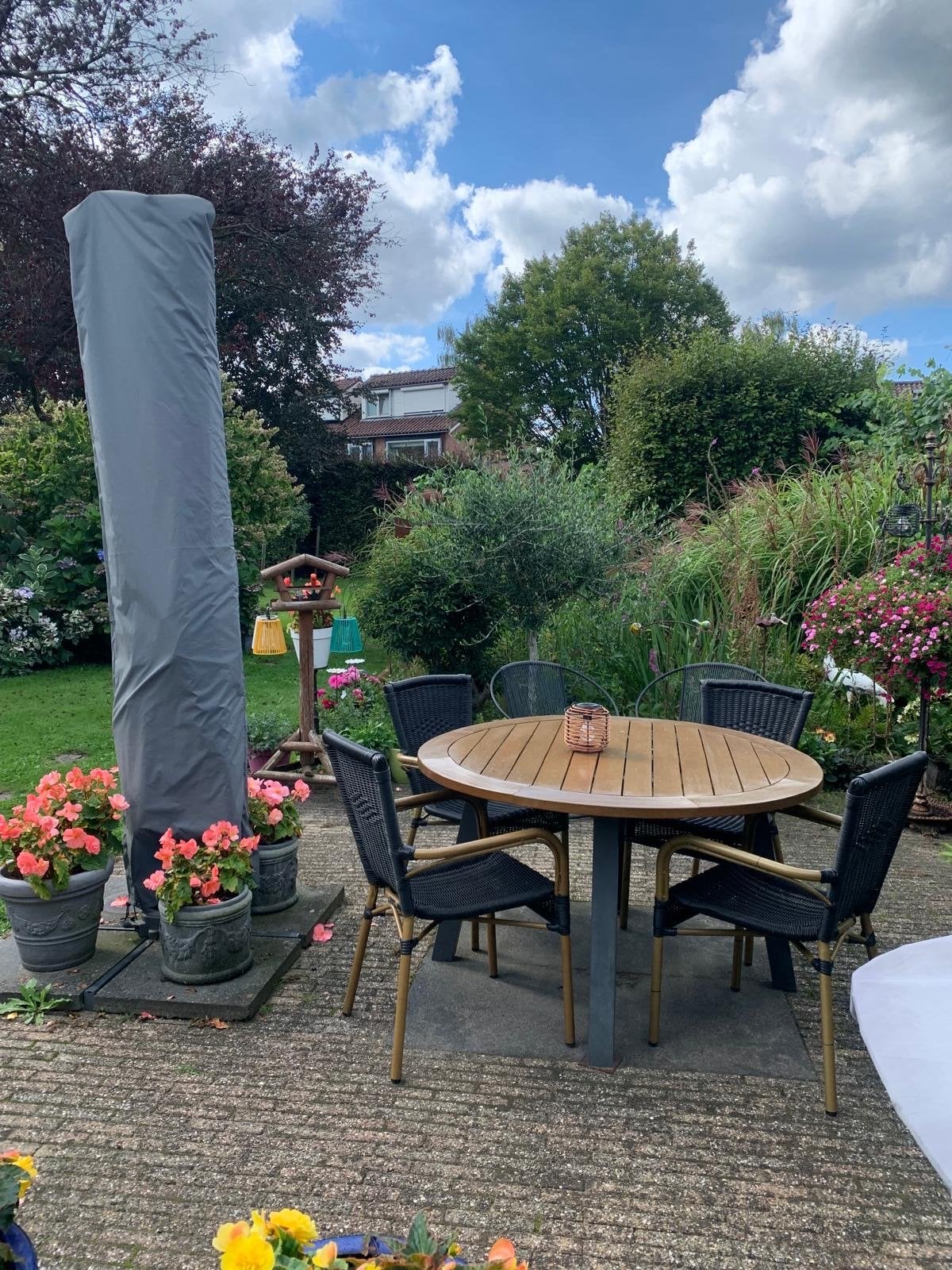 Tuinset met 4 stoelen en ronde houten tafel, Tuin en Terras, Ophalen, 4 zitplaatsen, Gebruikt, Eettafel
