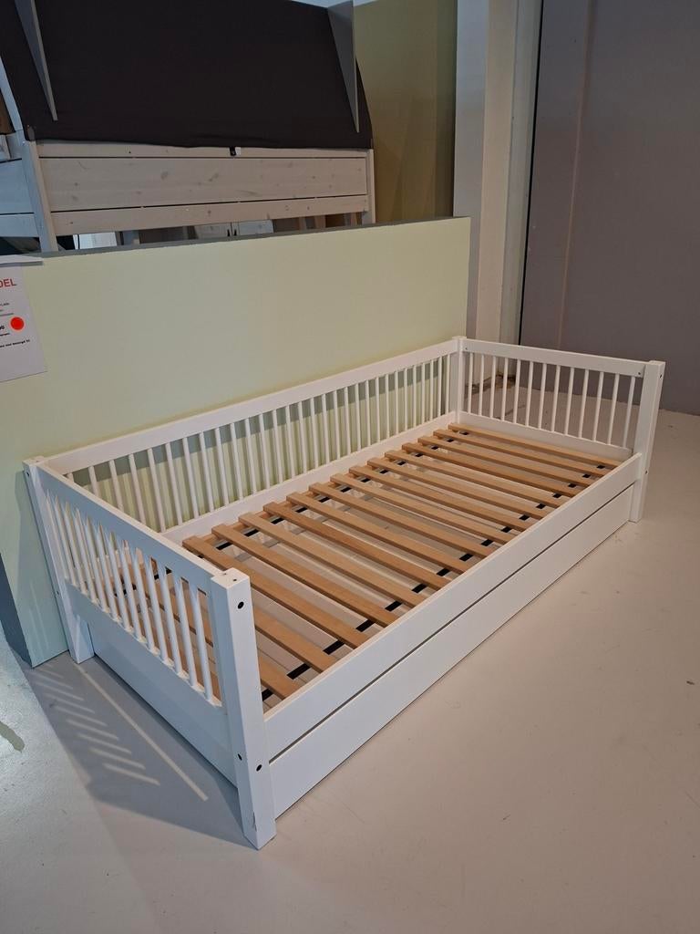Vipack Forrest ledikant 90x200 + lade, Kinderen en Baby's, Kinderkamer | Bedden, Ophalen, 85 tot 100 cm, Zo goed als nieuw, Lattenbodem