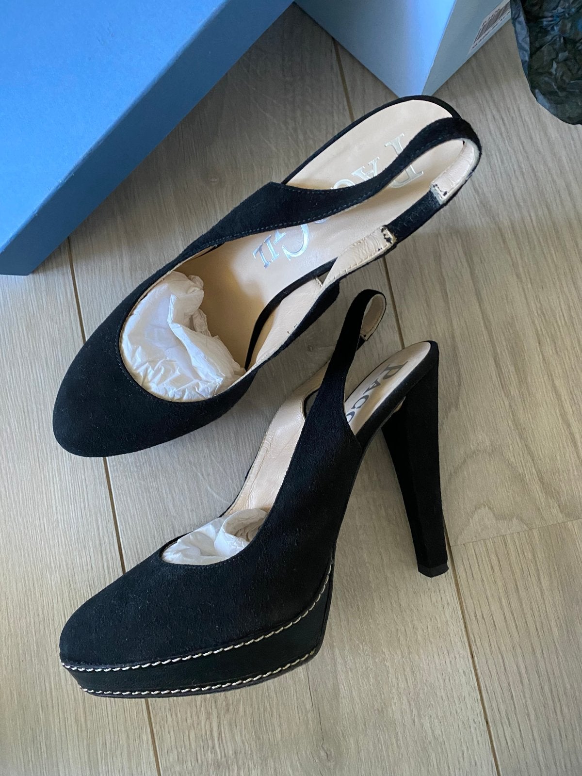 Paco Gil Zwarte Suède Slingback Pumps Maat 41 zgan, Ophalen of Verzenden, Zo goed als nieuw, Zwart, Pumps