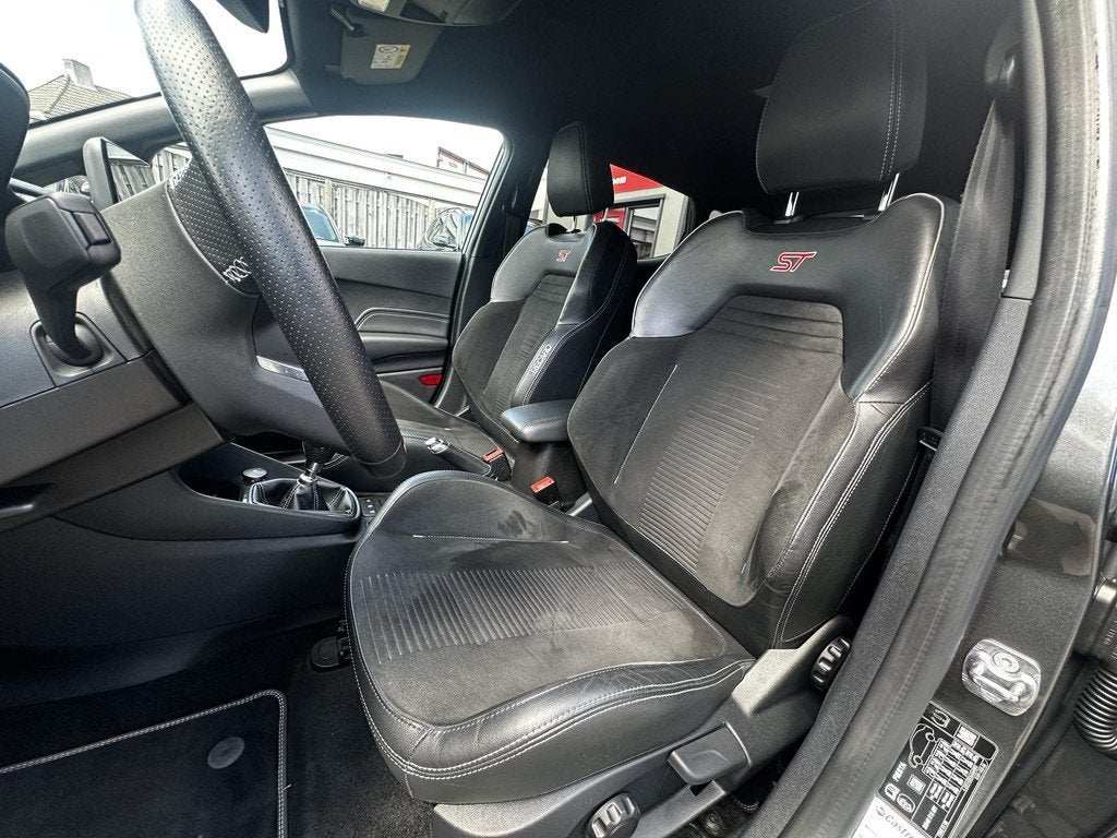Ford Fiesta 1.5 EcoBoost ST-3, Auto's, Voorwielaandrijving, Leder en Stof, Handgeschakeld, Automatische klimaatregeling