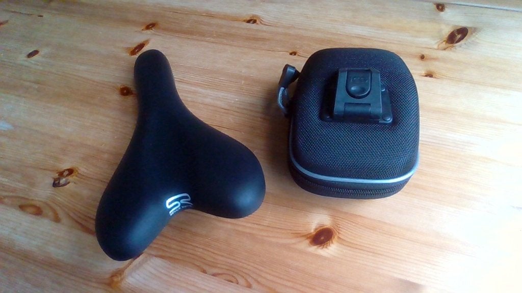 Racefietszadel met tasje, Fietsen en Brommers, Fietsonderdelen, BMX, Overige materialen, Ophalen of Verzenden, Zo goed als nieuw