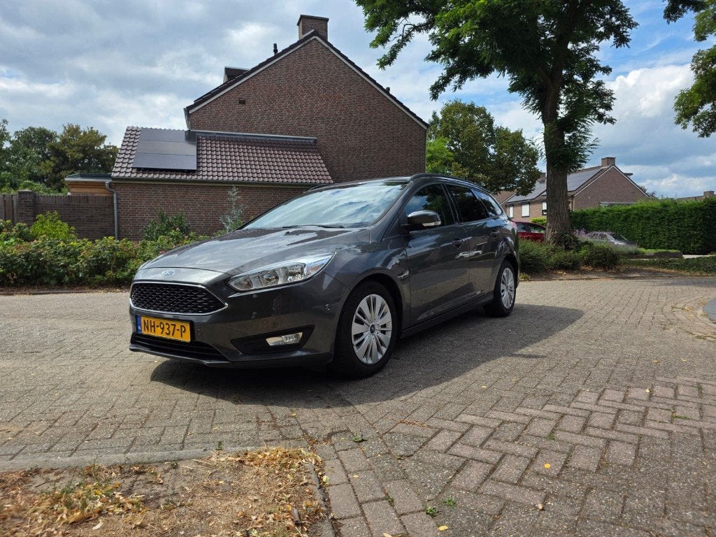 Ford Focus Wagon 1.0 EcoBoost | NW DR | Dealer Onderhouden, Euro 5, Navigatiesysteem, 635 kg, Stationwagon