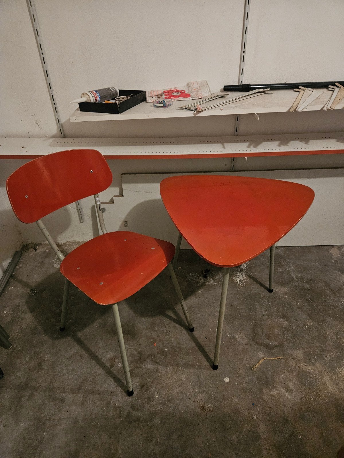 vintage retro slaapkamersetje oranje tafel plus stoel, Ophalen, Gebruikt, Eén