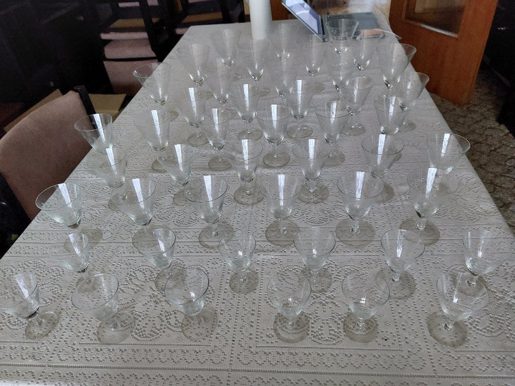 Glasservies met geetst design, Ophalen