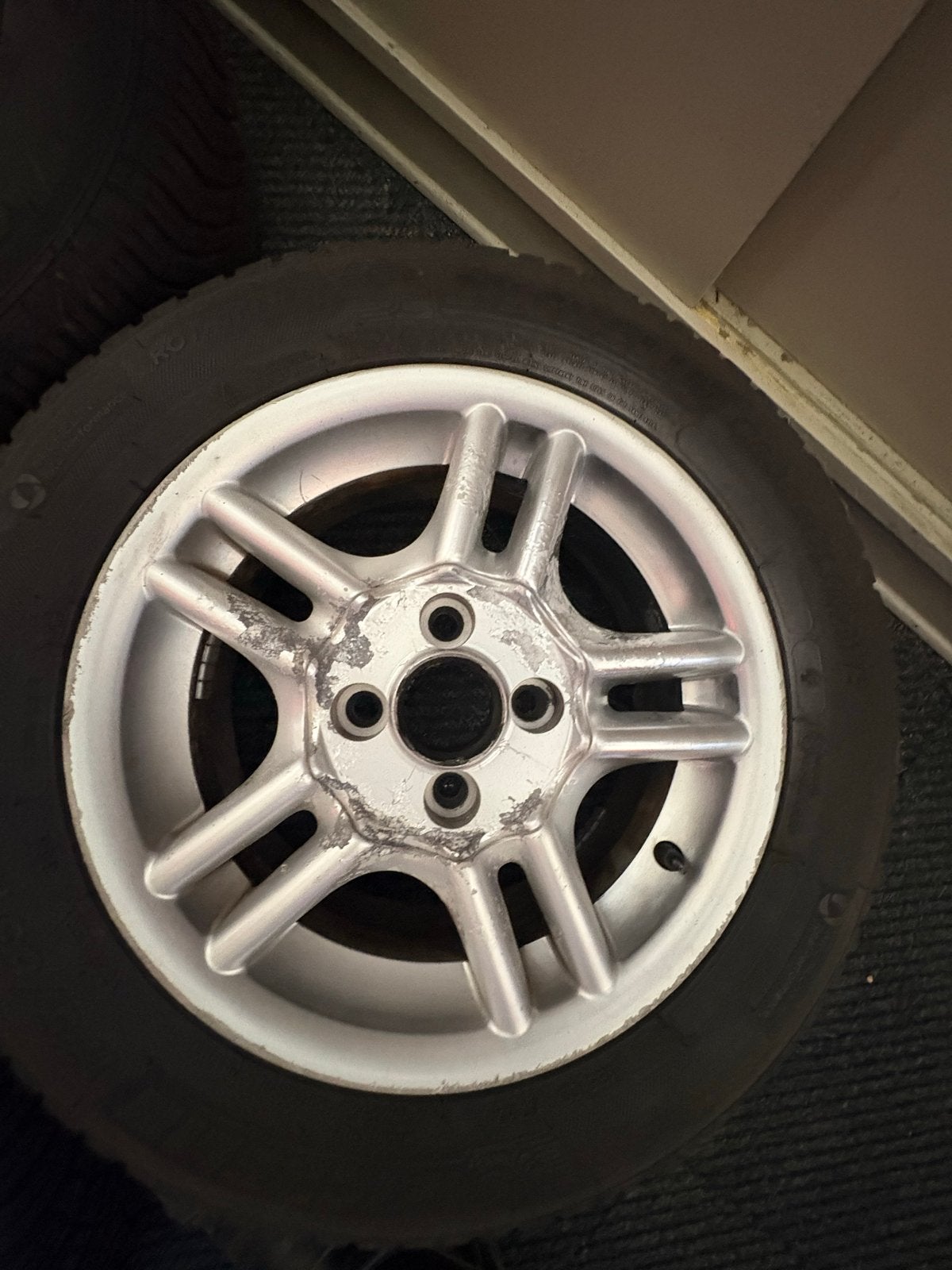 Setje banden met velgen toyota starlet, Ophalen, Gebruikt