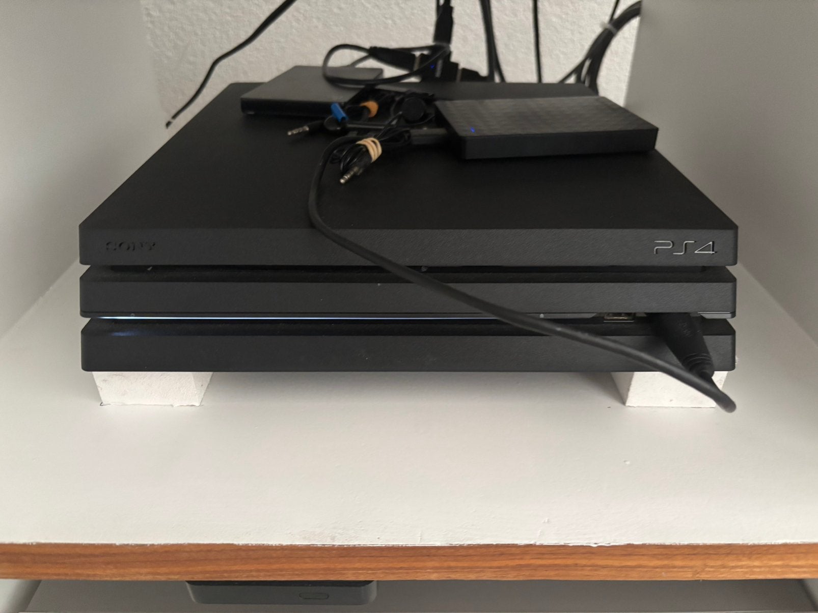 Play station 4 pro, Spelcomputers en Games, Spelcomputers | Sony PlayStation 4, Zo goed als nieuw, Pro, Met 1 controller, Ophalen