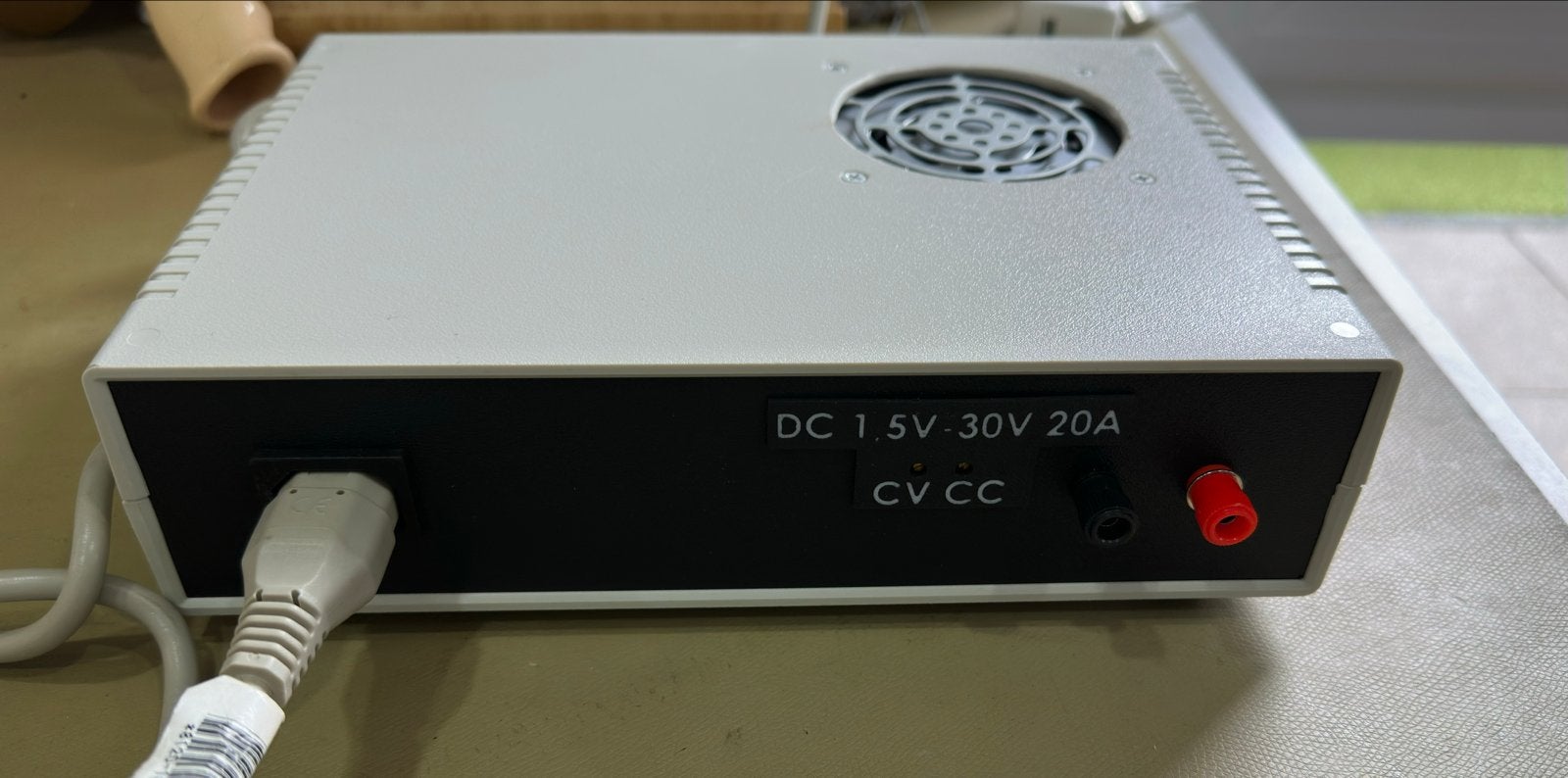 DC Voeding 1.5V-30V 20A - CV/CC Regelbaar, Ophalen of Verzenden, Gebruikt