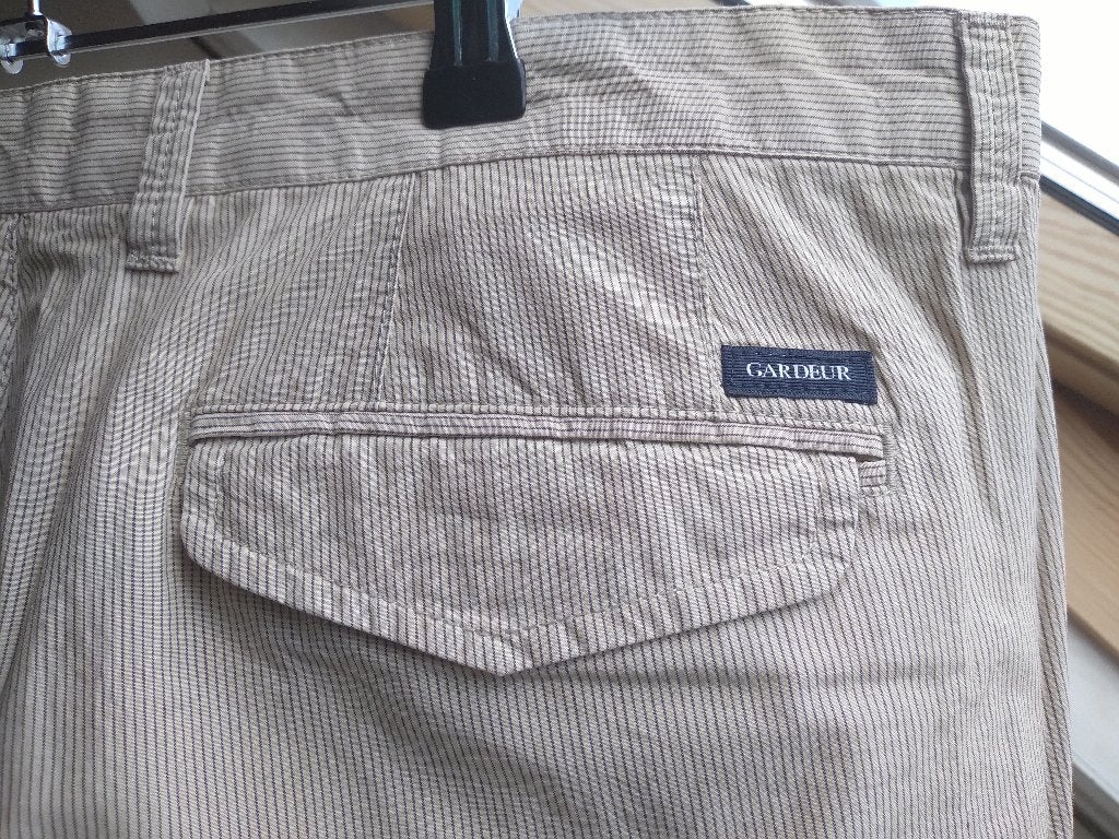 Gardeur heren pantalon-zomerbroek lichtbeige maat 52, Kleding | Heren, Broeken en Pantalons, Beige, Ophalen of Verzenden, Zo goed als nieuw