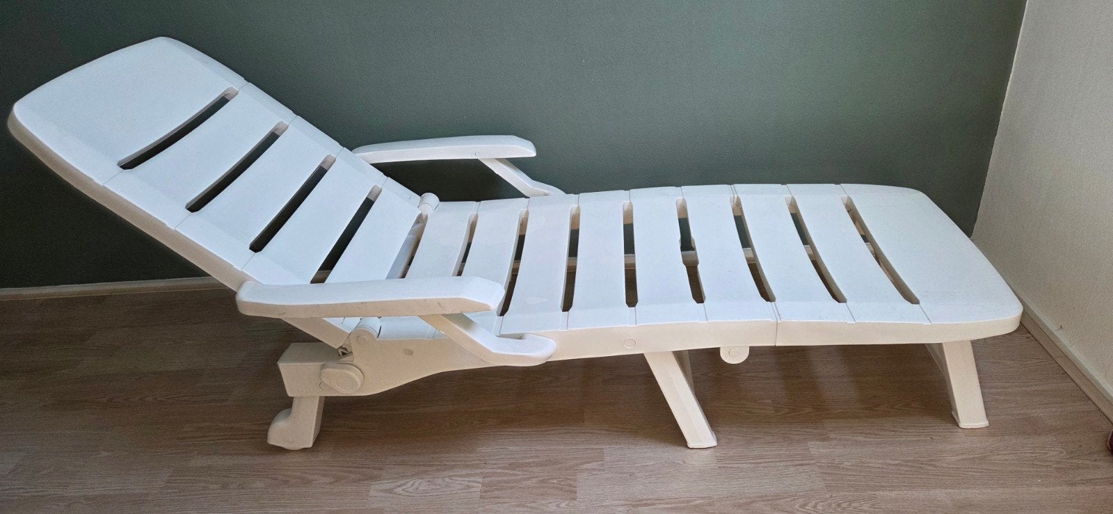 zonnebed met ligmatrasje, Ophalen, Zo goed als nieuw, Aluminium, Verstelbaar