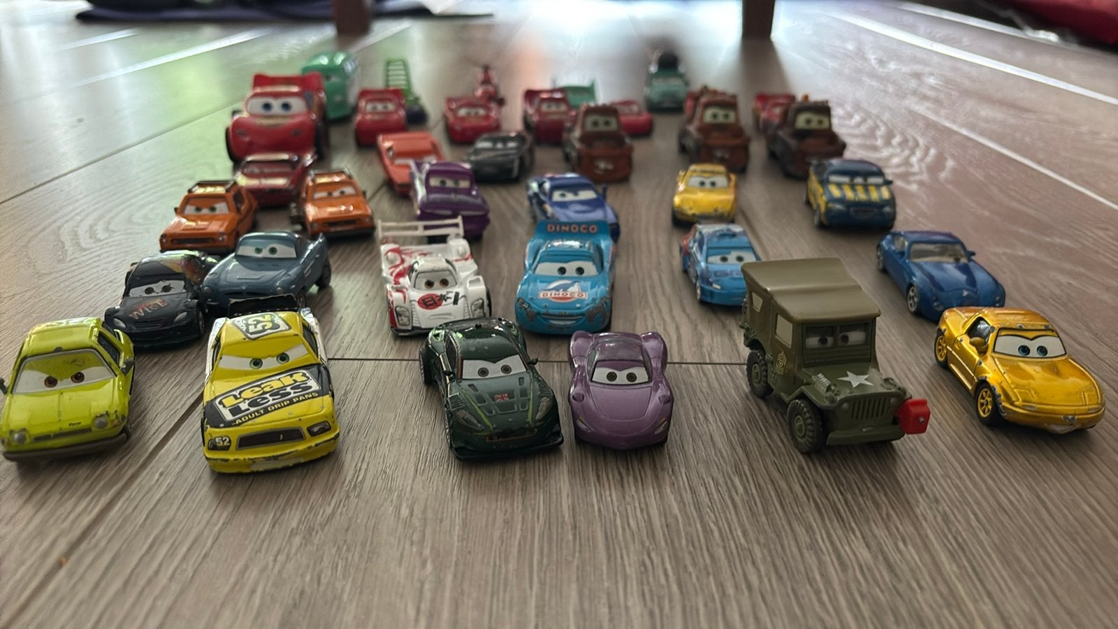 Grote collectie Disney Cars speelgoedauto's, Kinderen en Baby's, Speelgoed | Speelgoedvoertuigen, Zo goed als nieuw, Ophalen