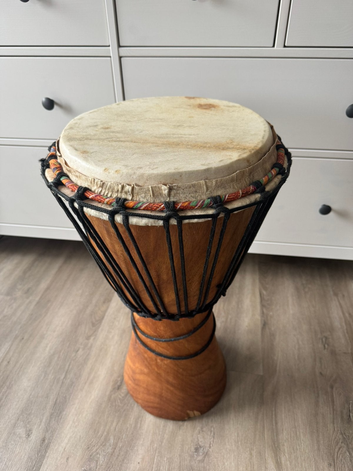 Handgemaakte Afrikaanse djembé, Muziek en Instrumenten, Ophalen, Zo goed als nieuw, Trommel