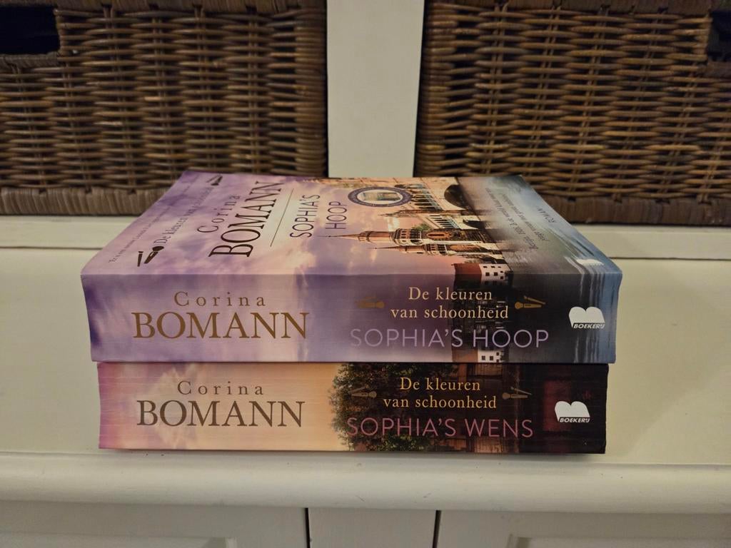 Corina Bomann - de kleuren van de schoonheid, Boeken, Romans, Ophalen of Verzenden, Gelezen