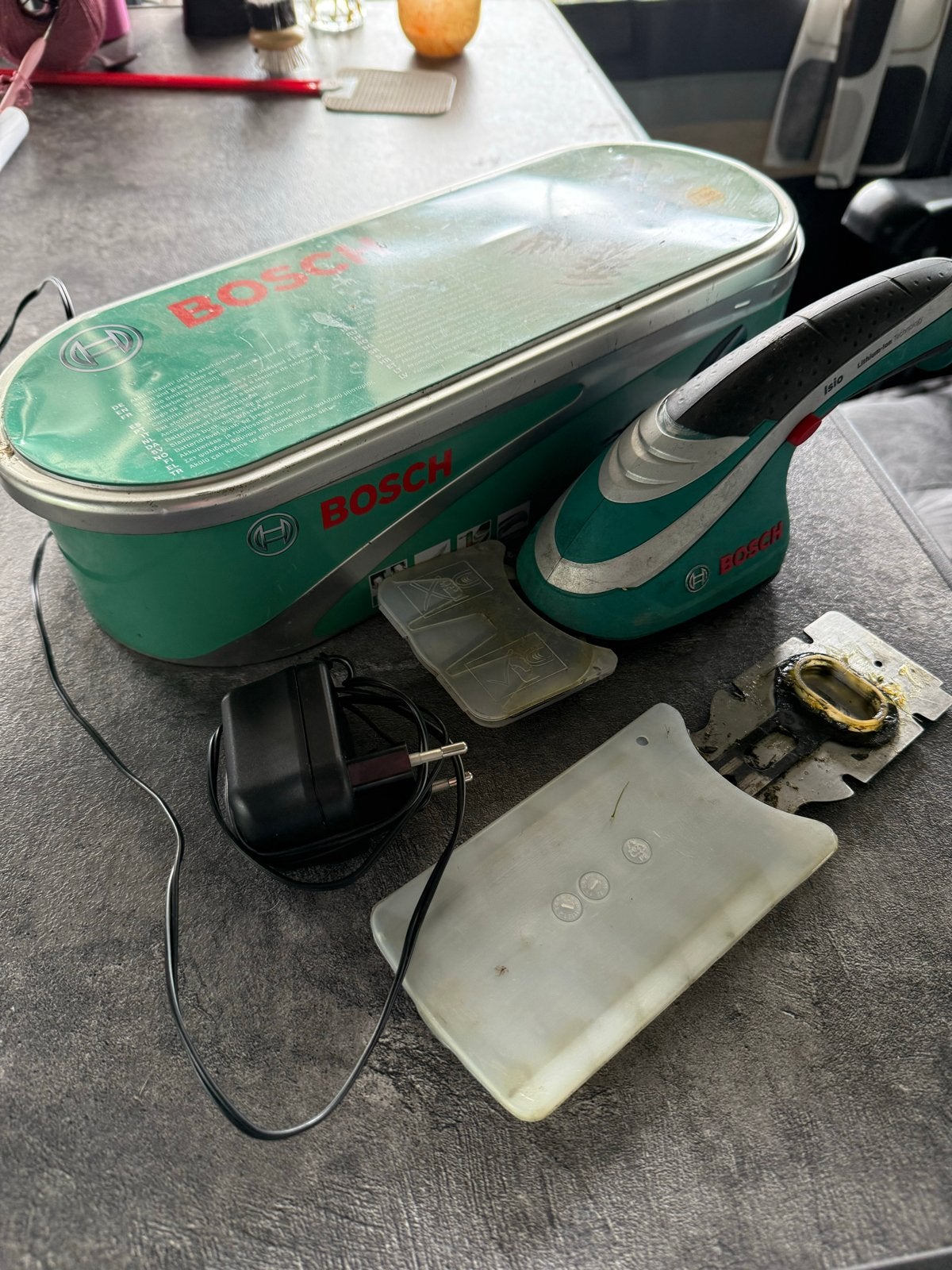Bosch Isio Accu Gras- en Struikschaar met Oplader, Ophalen, Gebruikt