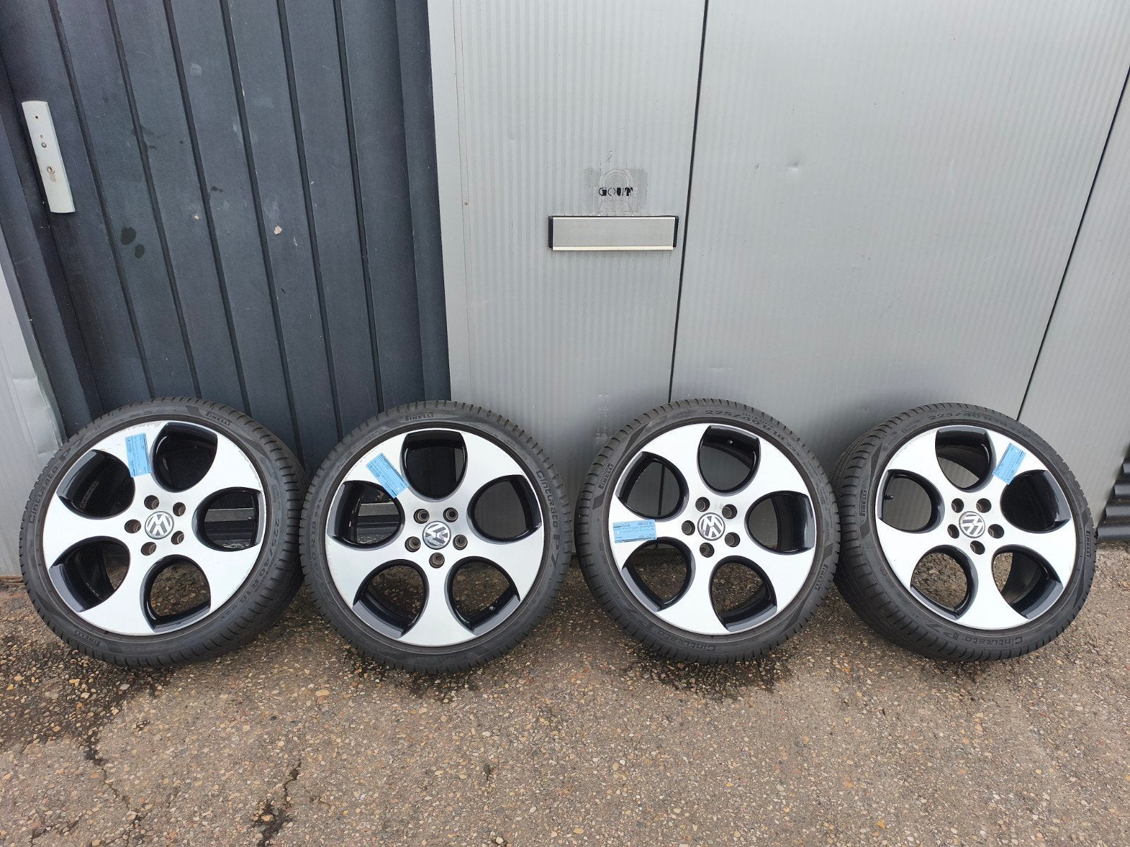 Originele VW Golf GTI Detroit 18" velgen + Pirelli banden, Ophalen