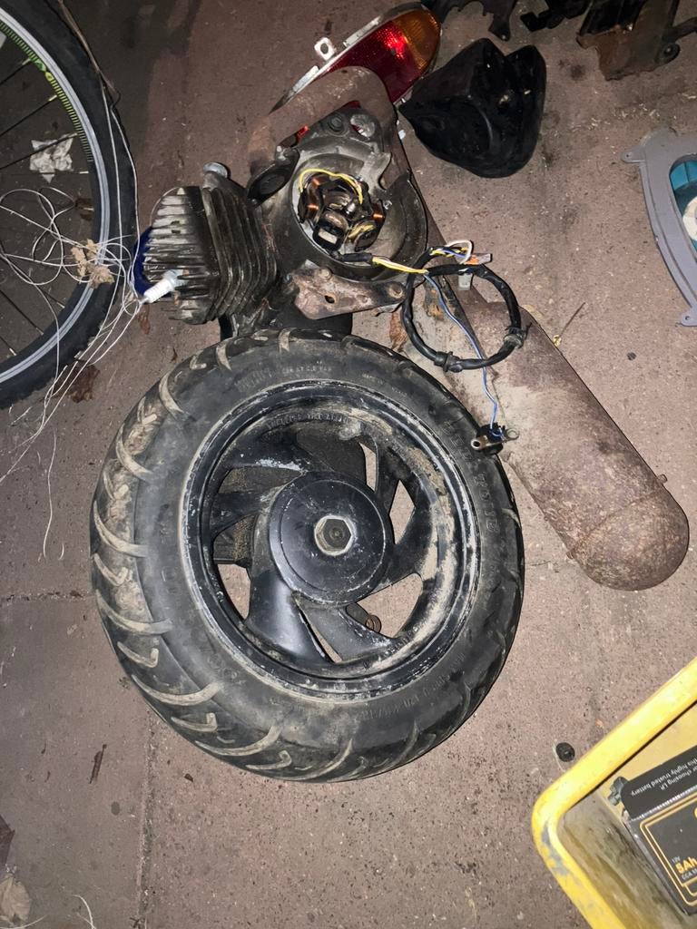 50cc scooter blok, Fietsen en Brommers, Ophalen of Verzenden, Gebruikt, Blok
