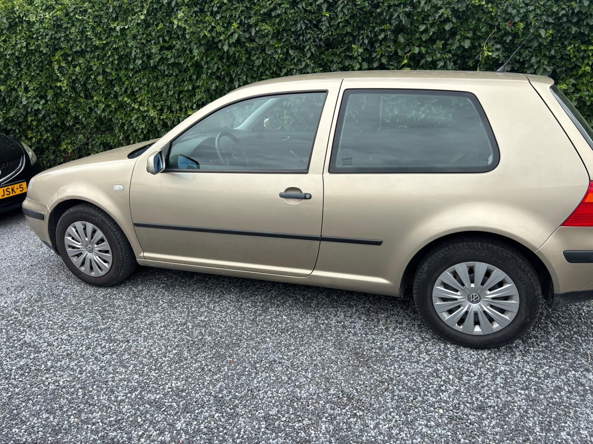 Volkswagen Golf 1.6-16V Comfortline | Airco | Cruise Control, Auto's, Volkswagen, Voorwielaandrijving, Gebruikt, Zwart, 4 cilinders