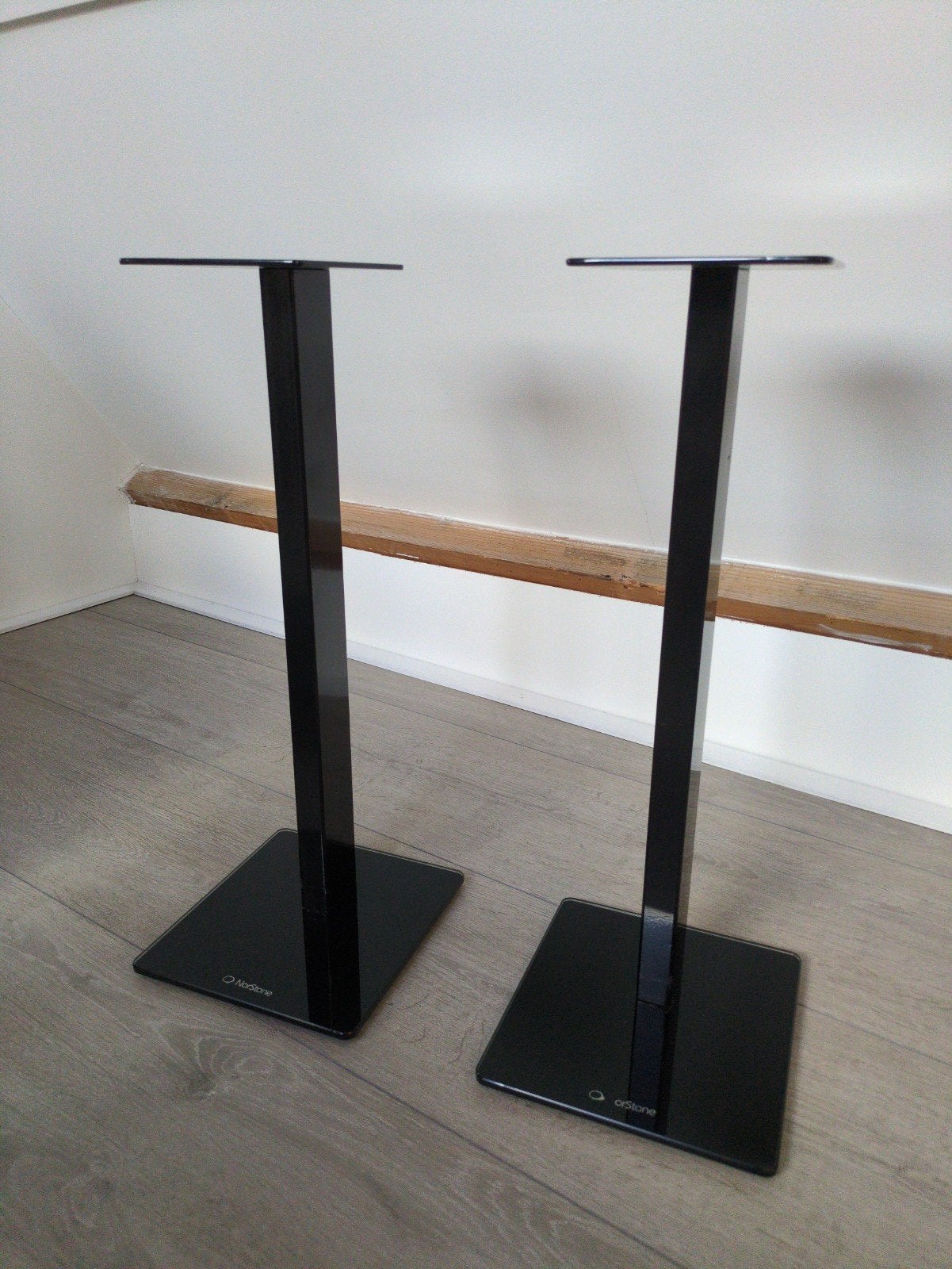 NorStone Stylum 2 luidsprekerstandaards - Zwart, Audio, Tv en Foto, Overige merken, Gebruikt, Inclusief standaarden, Ophalen of Verzenden