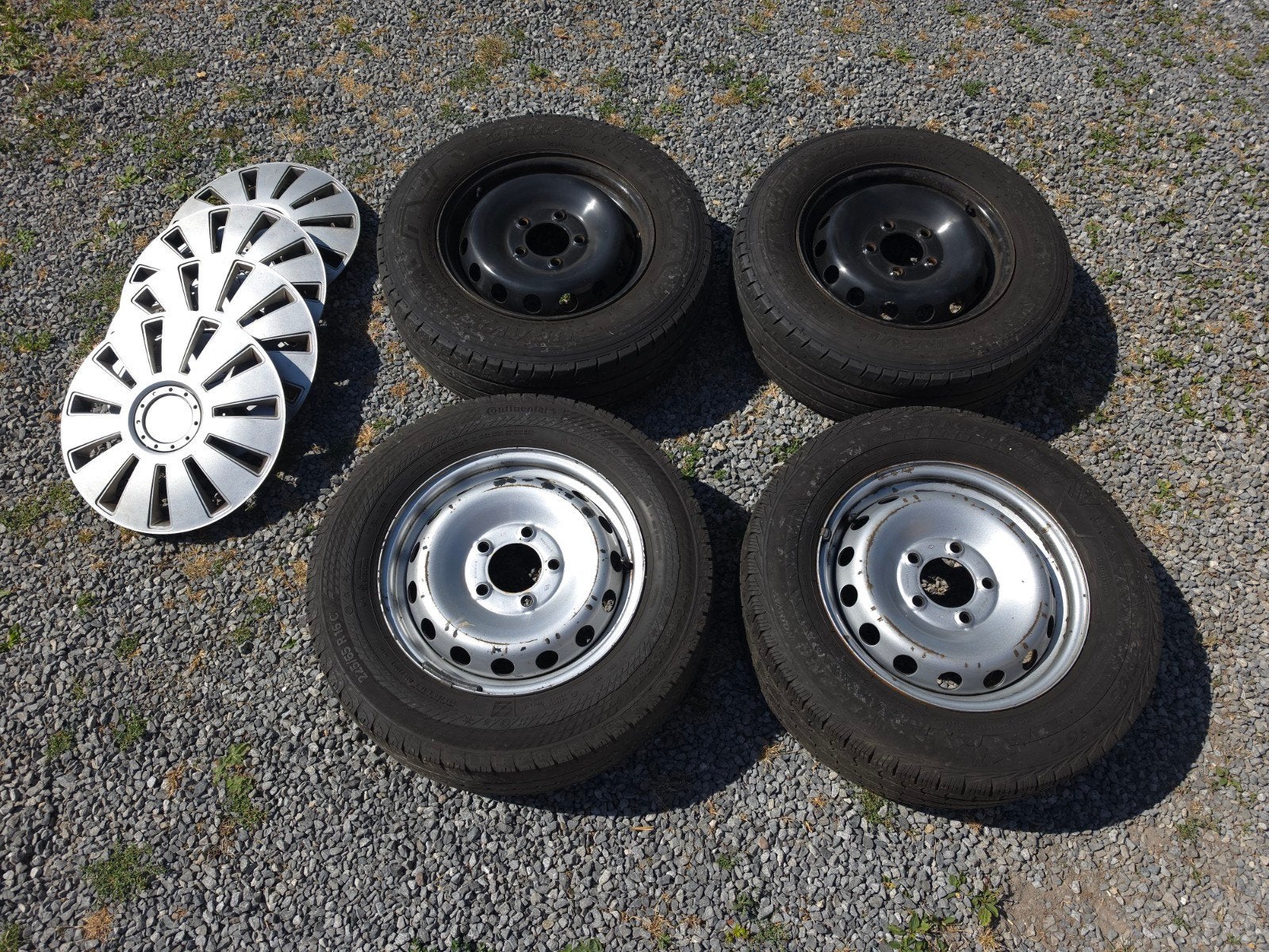 Set van 4 gebruikte velgen met banden en wieldoppen, Ophalen, 16 inch, Banden en Velgen, All Season