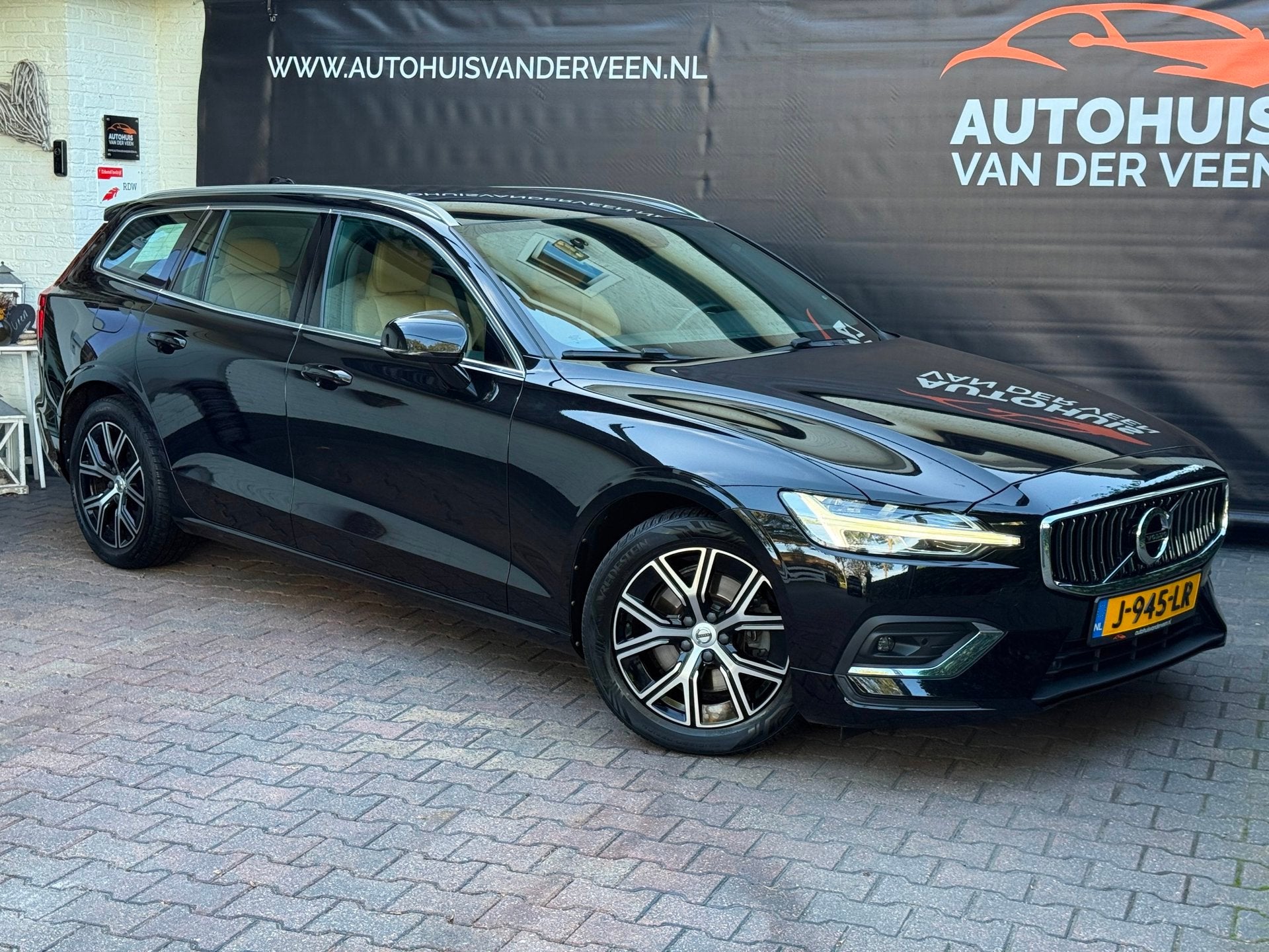 Volvo V60 2.0 T4 R-Design Inscription, ACC/Leer/Memory/PDC/E, Auto's, Dealer onderhouden, 15 km/l, Euro 6, 1969 cc