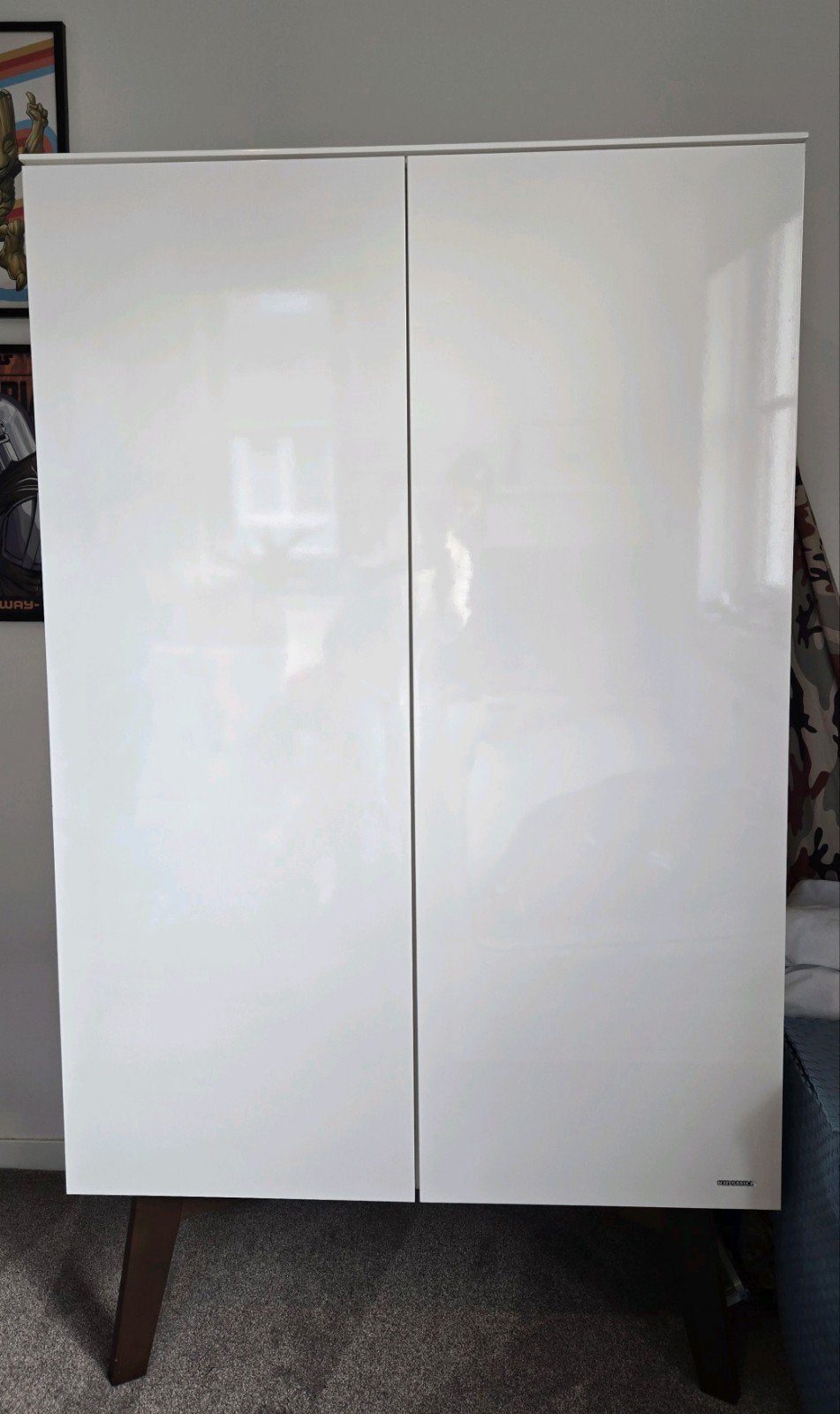 Kidsmill sixties kledingkast wit met walnoten onderstel, Huis en Inrichting, Ophalen, Met deur(en), 100 tot 150 cm, Zo goed als nieuw