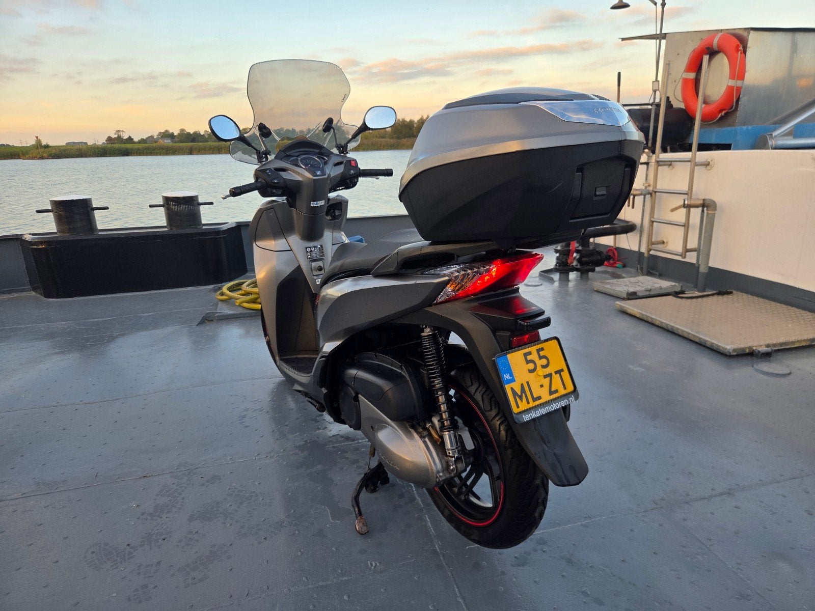 Foto 7 van Honda SH 300i Speciale uitvoering - Topstaat, Dealeronderhou