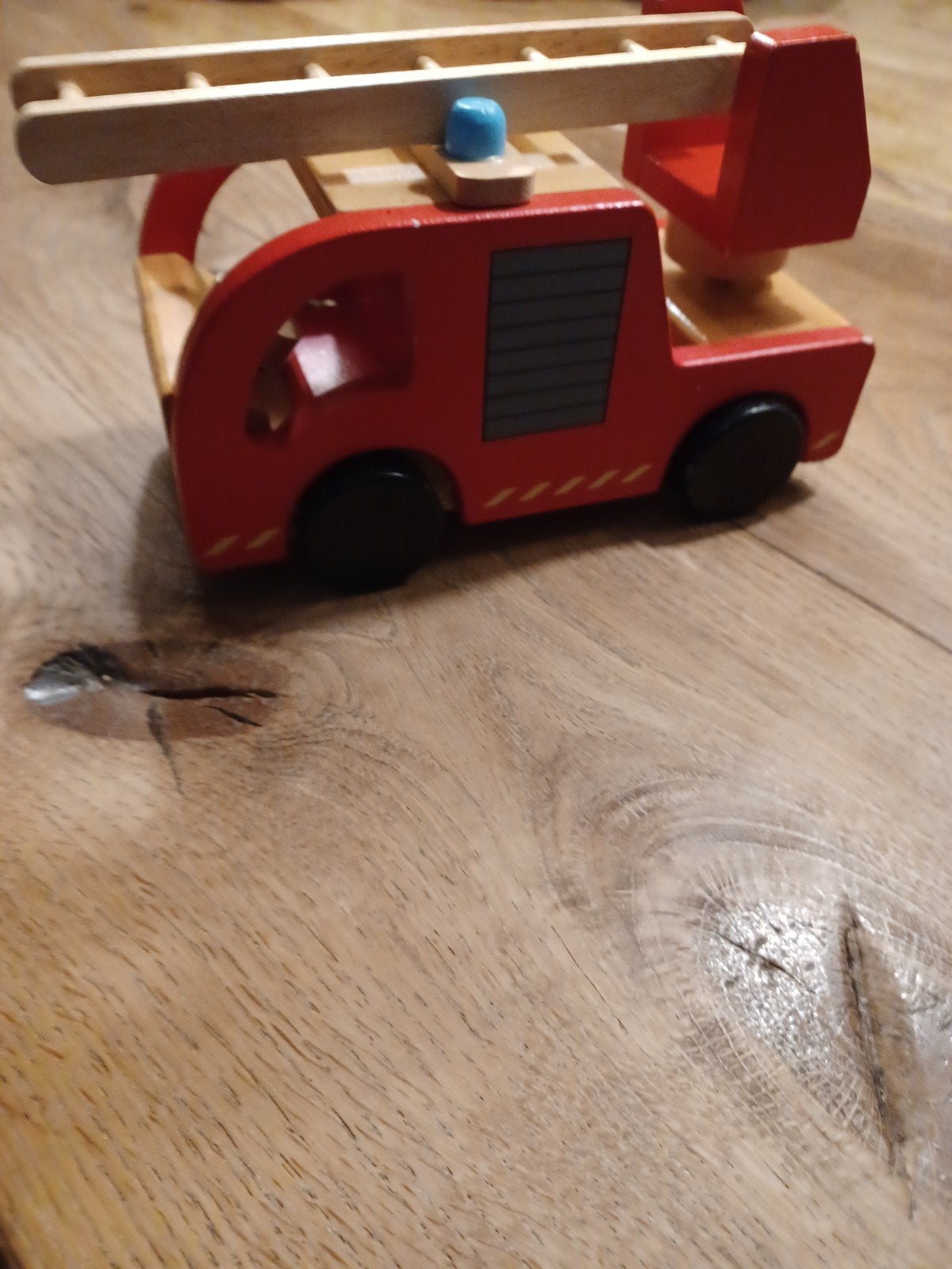 houten  brandweerauto, Ophalen, Zo goed als nieuw