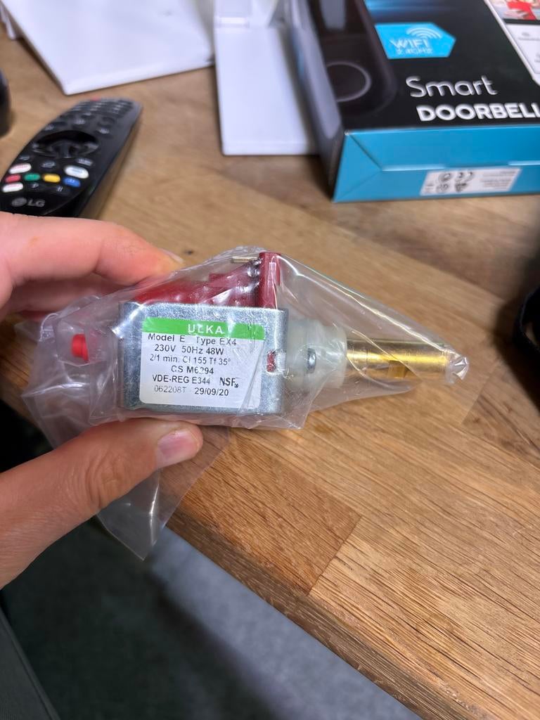 Ulka EX4 pomp voor o.a. Rancilio Silvia - Nieuw, Witgoed en Apparatuur, Ophalen of Verzenden, Nieuw